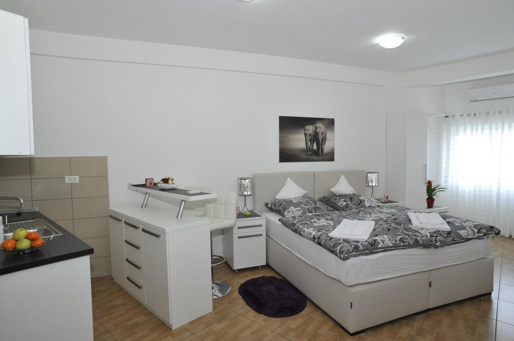Apartment Jovana Nikšić Rom bilde