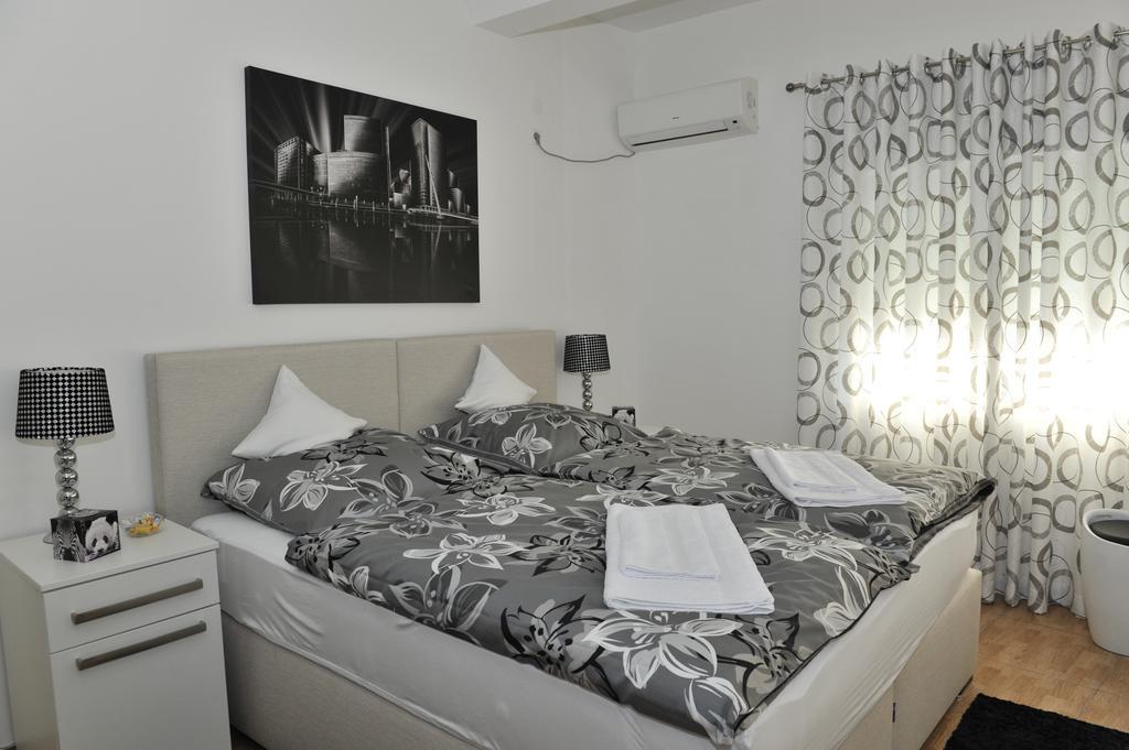 Apartment Jovana Nikšić Rom bilde